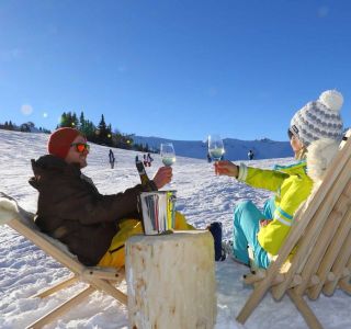 Cozy ski huts -Snow bars - Sun terraces